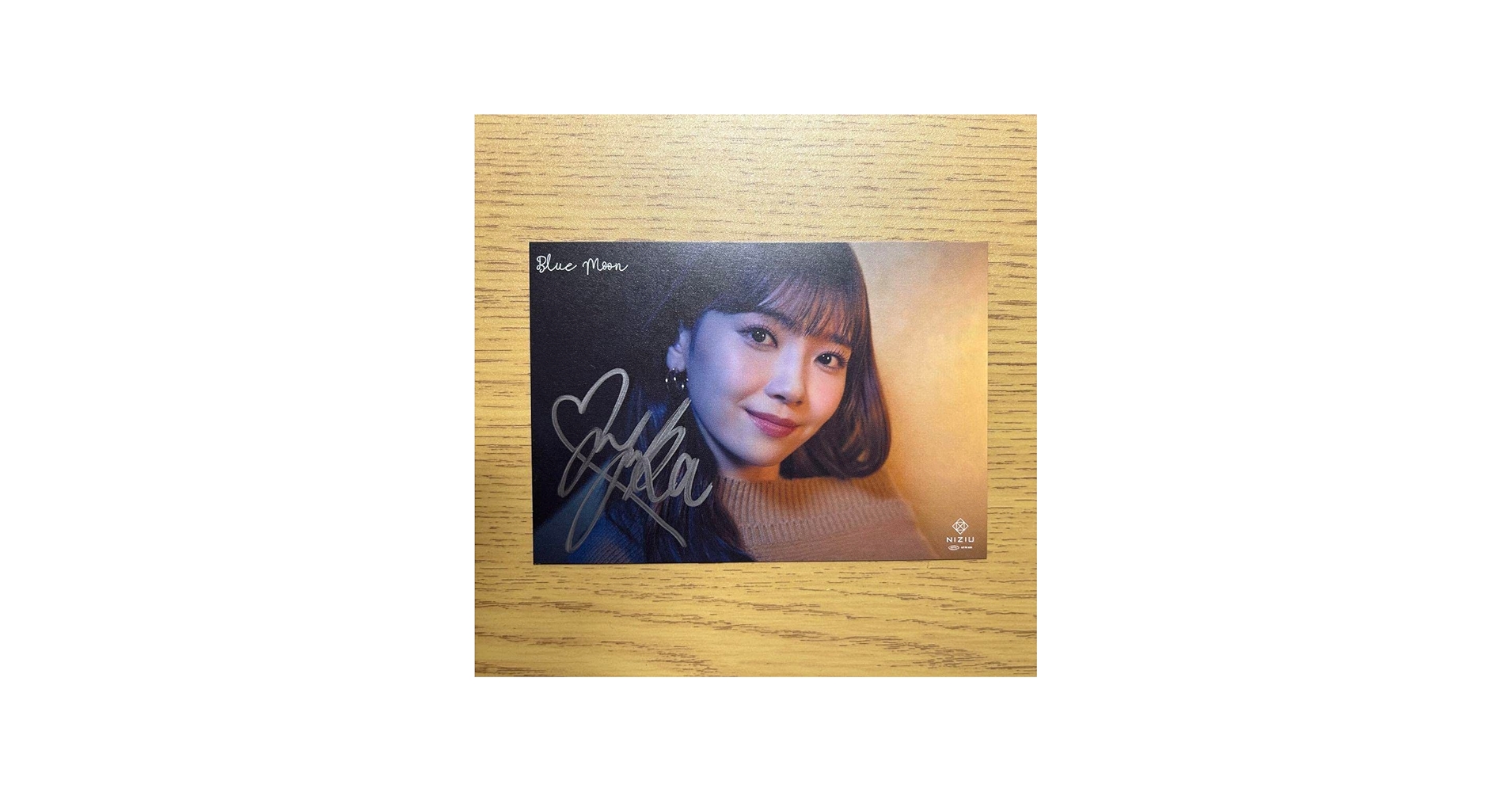 Amazon.co.jp: NiziU mayuka マユカ サイン bluemoon 直筆 トレカ