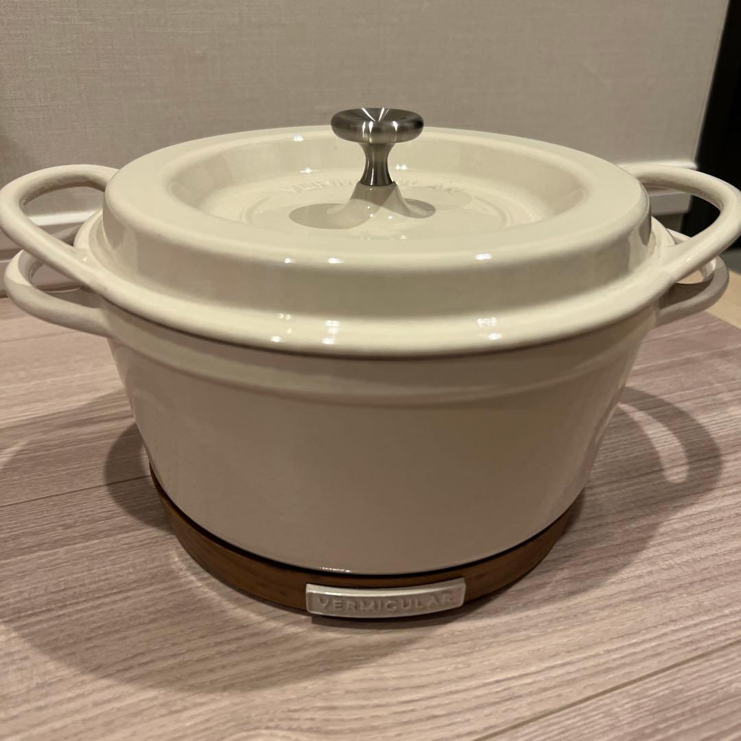 お値下げ✨超美品　バーミキュラ　オーブンポット18cm ナチュラルベージュ 楽天市場】【公式】バーミキュラ オーブンポット2 18cm マットリネン