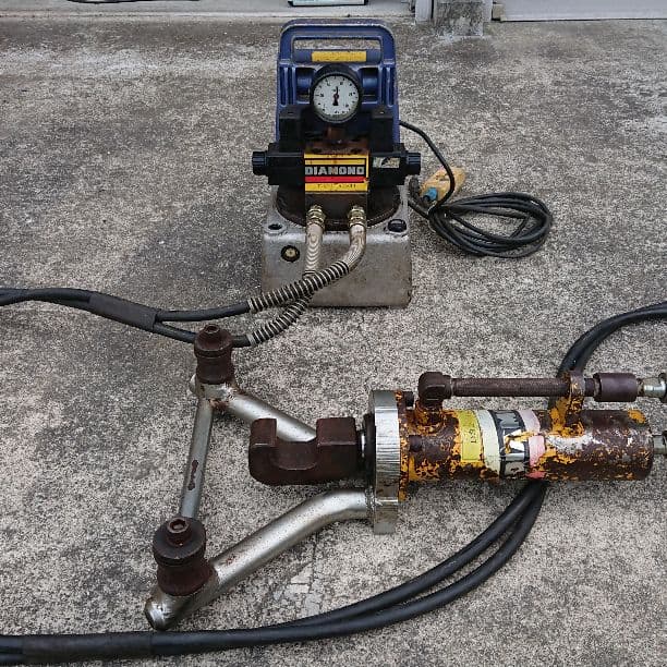 値下げ  鉄筋曲げ機(送料込に致します) 鉄筋加工機-200V鉄筋ベンダー・大曲機｜レンタルのタマムラ