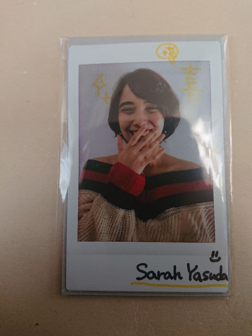 安田サラ 直筆サイン入りチェキ - メルカリ